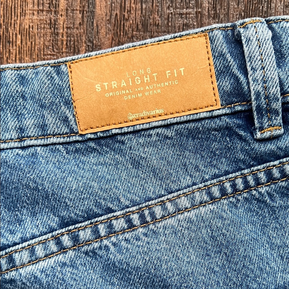 Stradivarius Classic Blue Straight Leg Jeans • High-Waisted - Picture 3 of 7